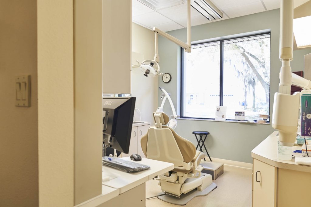 Dental patient room at Peak Dental in Bartow Florida